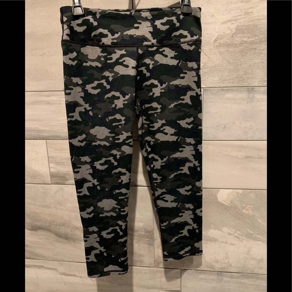 Fabletics camo capris